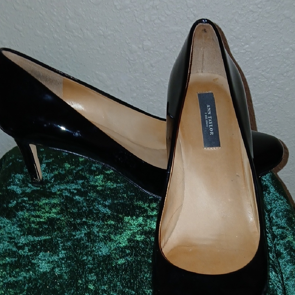 Ann Taylor Classic Black Heels Size 8M